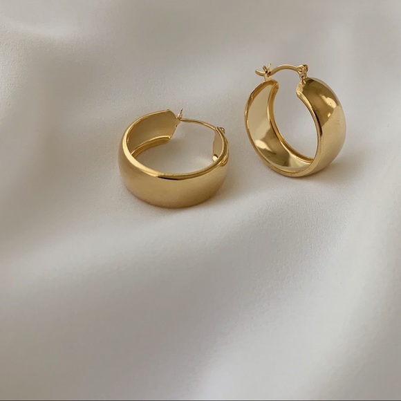 Gramercy Hoops | 18k Gold Filled - Picture 2 of 5